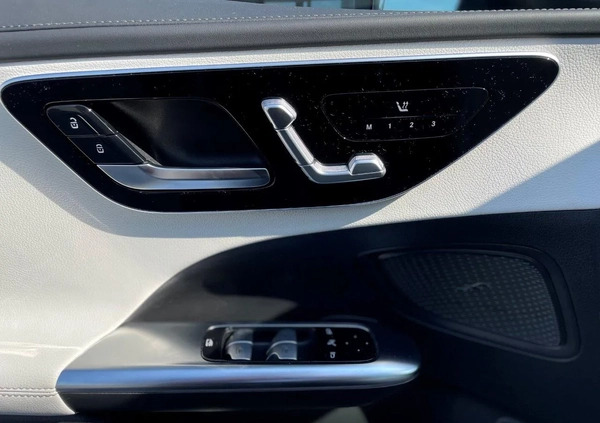 Mercedes-Benz Klasa C cena 229900 przebieg: 23900, rok produkcji 2022 z Płoty małe 79